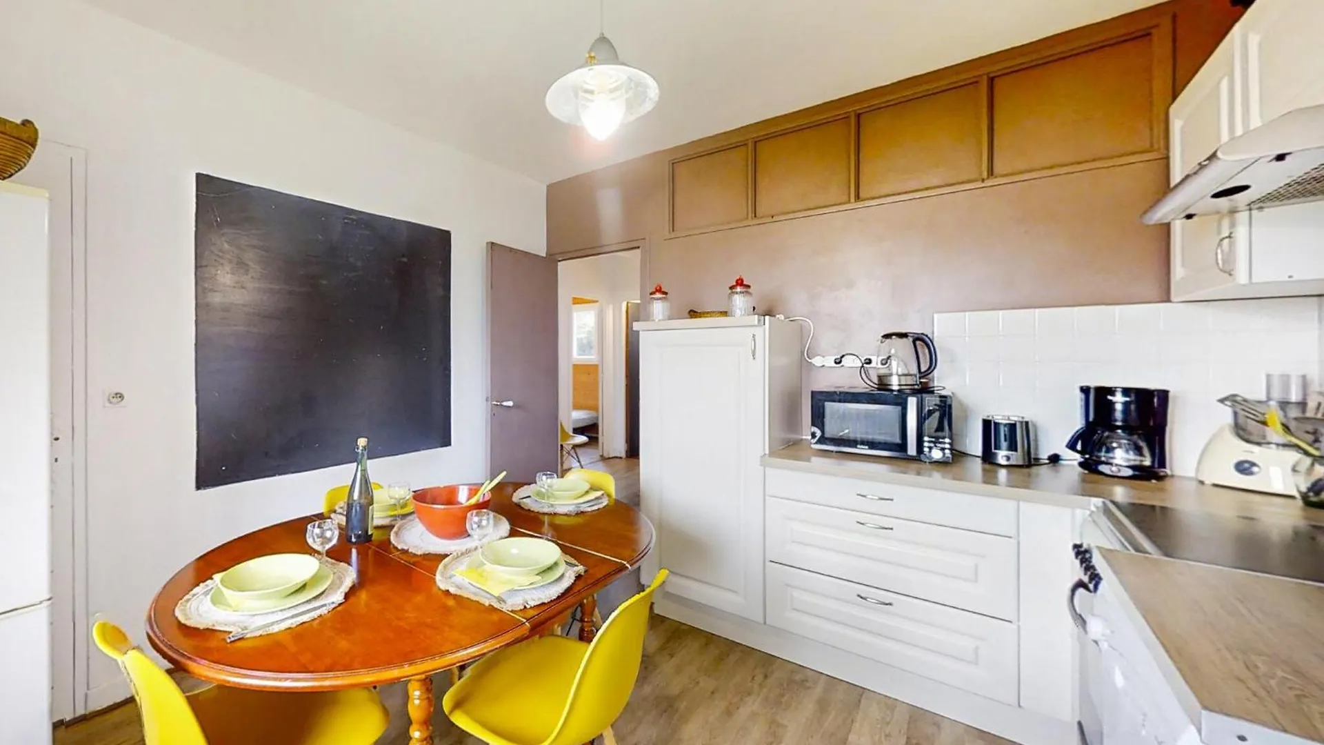 3 Bedroom Awesome Apartment In Locmariaquer