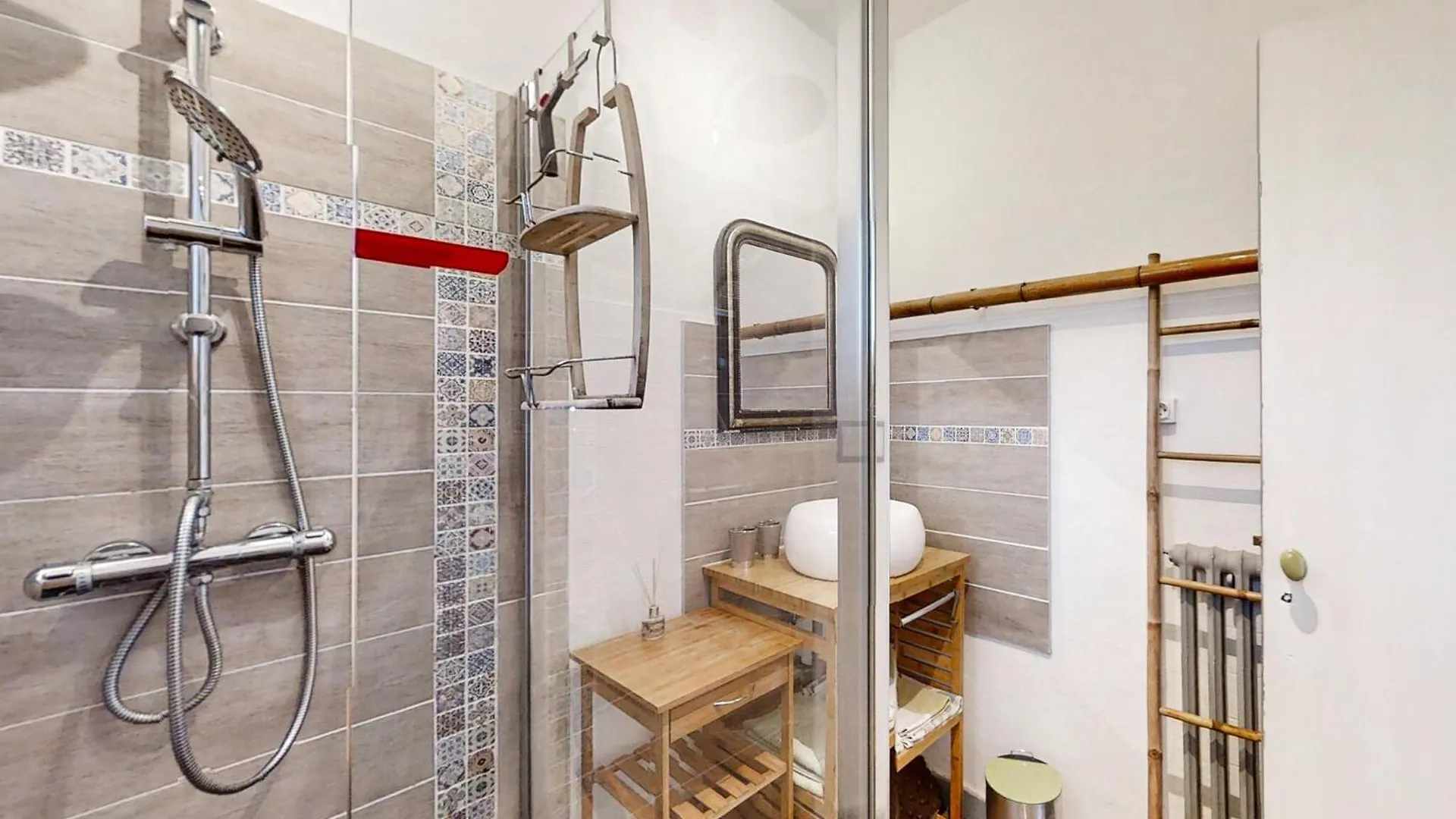 3 Bedroom Awesome Apartment In Locmariaquer Francie